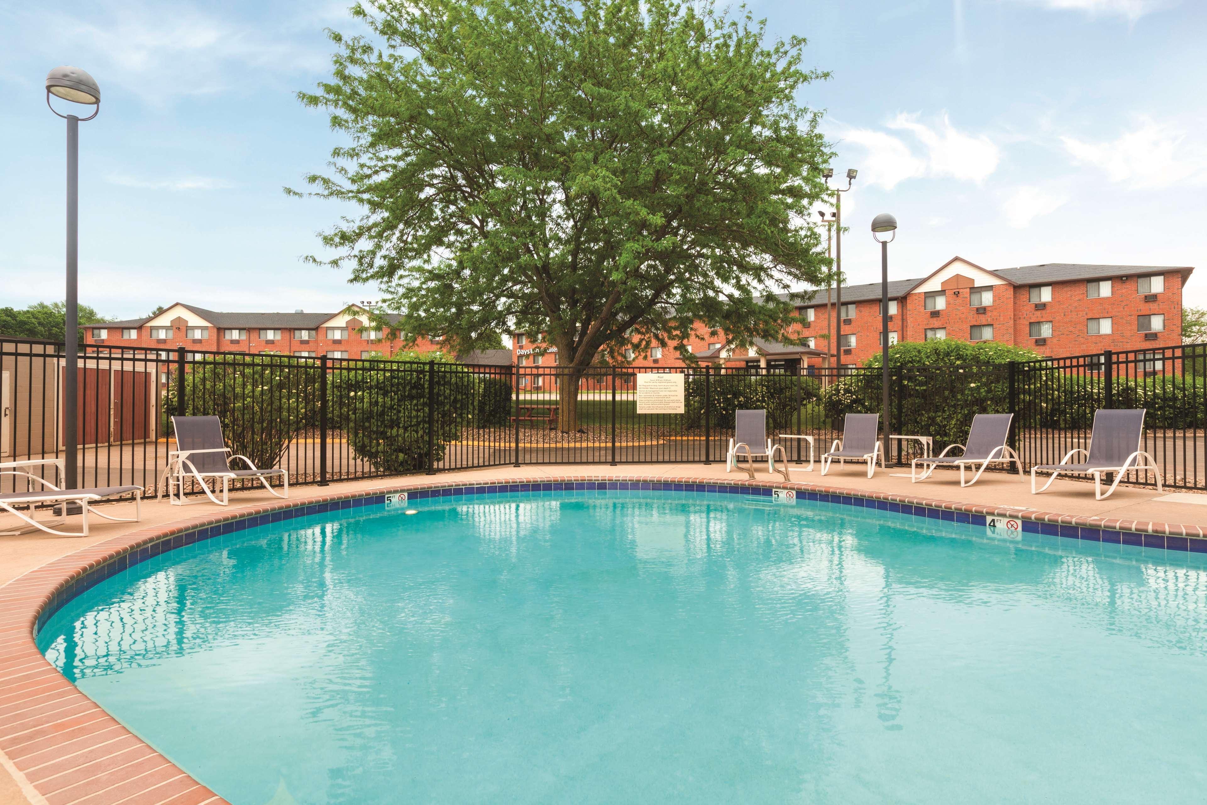 Hampton Inn Des Moines-Airport Bagian luar foto