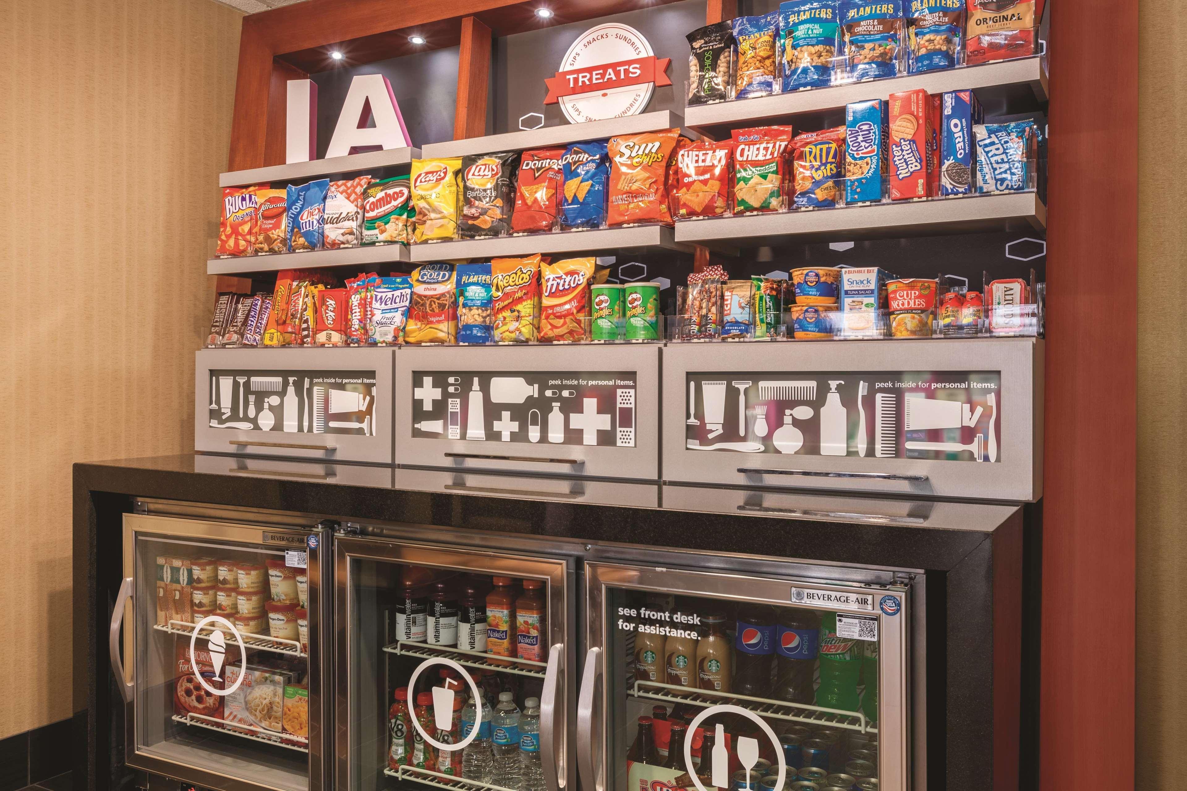 Hampton Inn Des Moines-Airport Bagian luar foto