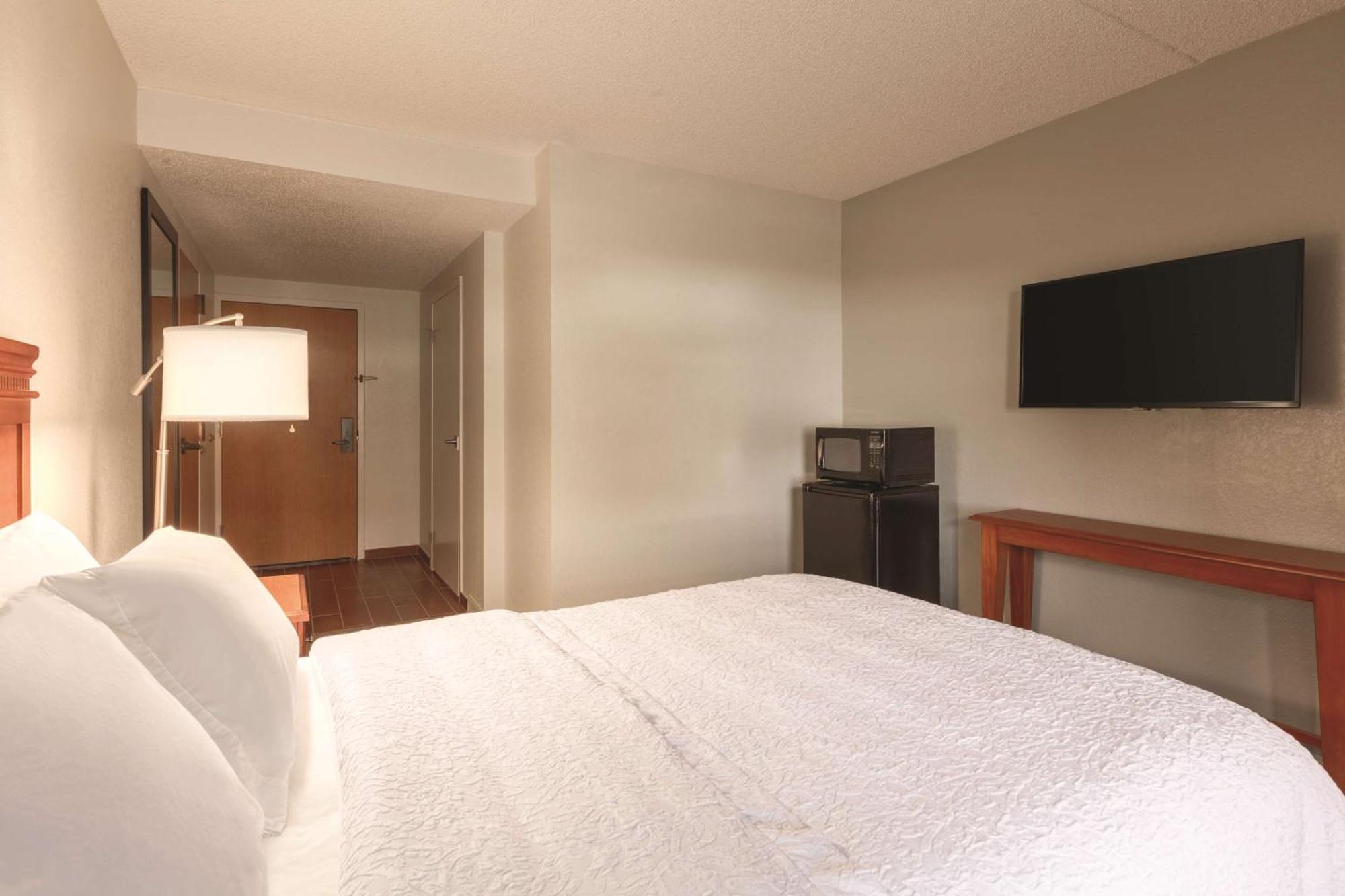 Hampton Inn Des Moines-Airport Bagian luar foto