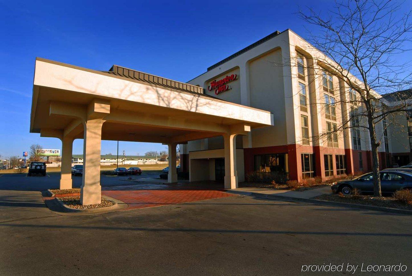Hampton Inn Des Moines-Airport Bagian luar foto