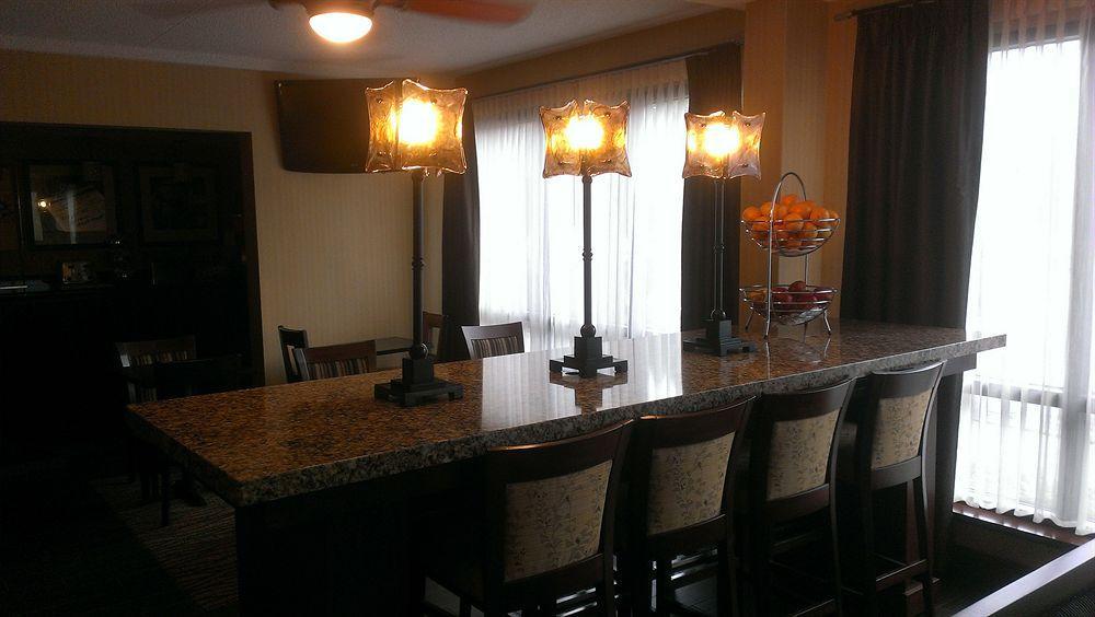 Hampton Inn Des Moines-Airport Bagian luar foto