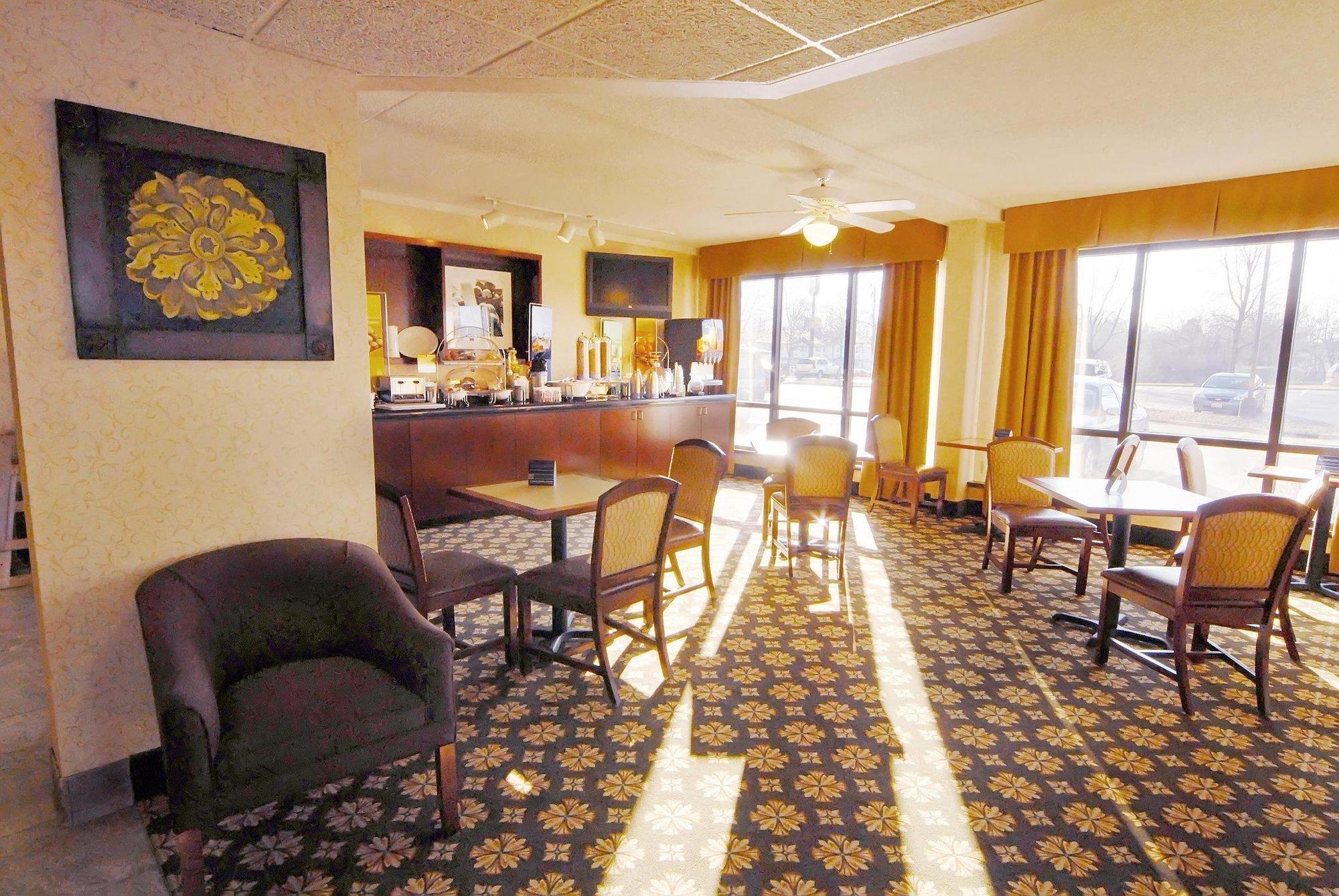 Hampton Inn Des Moines-Airport Bagian luar foto